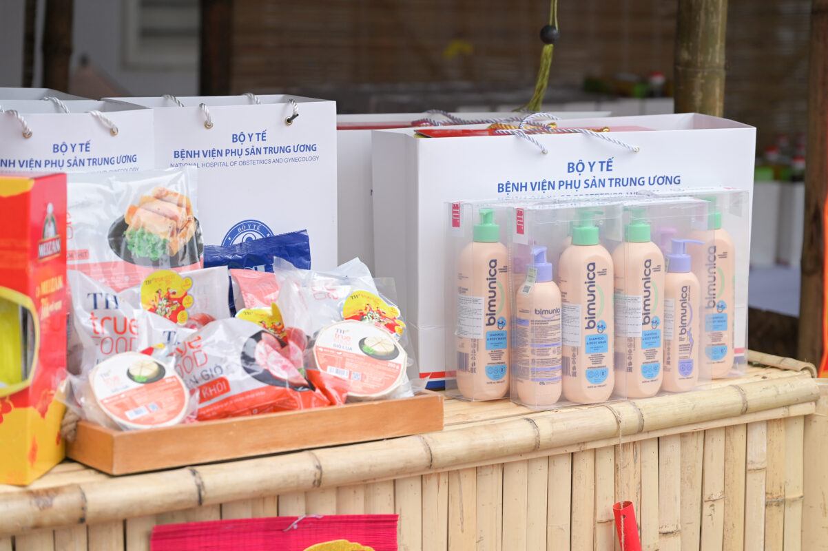 Eurostore và Bệnh viện Phụ Sản Trung ương: Hành trình đồng hành trọn vẹn tại "Phiên chợ 0 đồng" 2 EuroStore x Bệnh viện Phụ Sản Trung ương