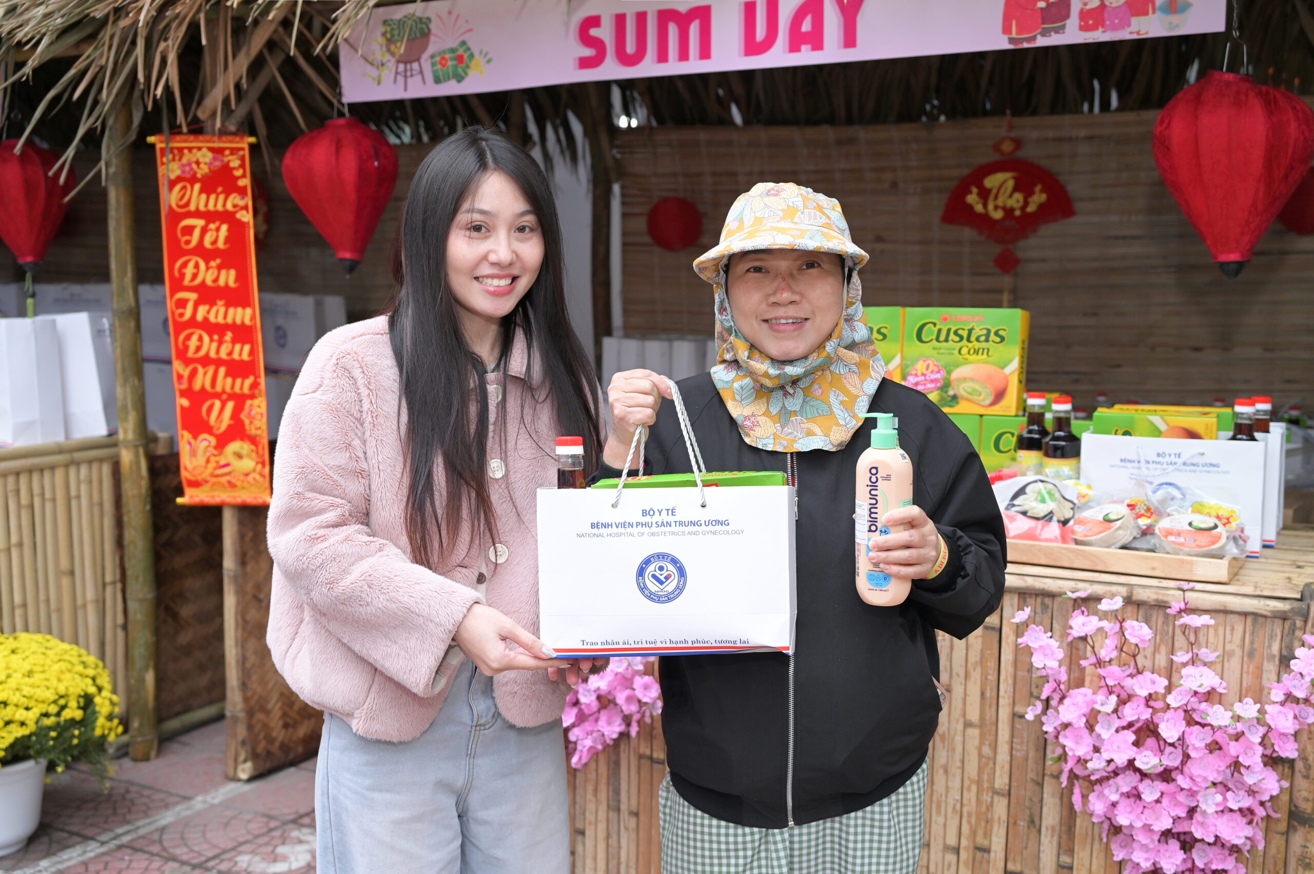 Eurostore và Bệnh viện Phụ Sản Trung ương: Hành trình đồng hành trọn vẹn tại "Phiên chợ 0 đồng" 4 SUP 8587 scaled Bệnh viện