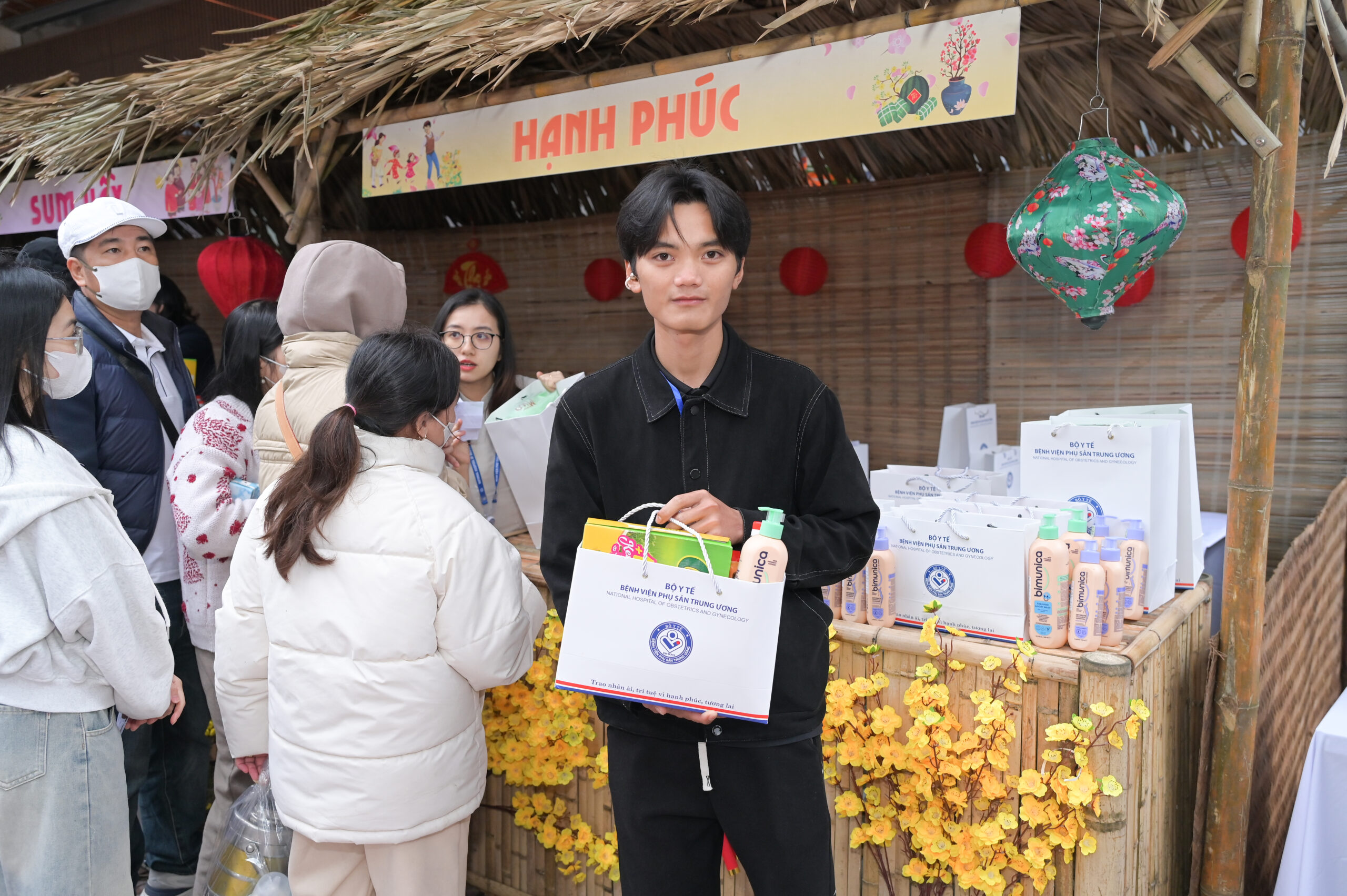 Eurostore và Bệnh viện Phụ Sản Trung ương: Hành trình đồng hành trọn vẹn tại "Phiên chợ 0 đồng" 5 EuroStore, Bệnh viện Phụ Sản Trung ương